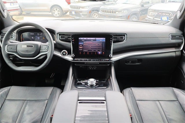 2023 Jeep Wagoneer Base