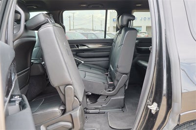 2023 Jeep Wagoneer Base