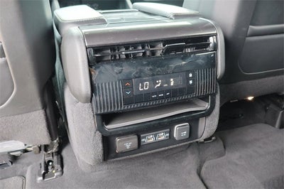 2023 Jeep Wagoneer Base