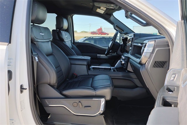 2025 Ford Super Duty F-450 Platinum DRW