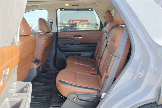 2022 Nissan Pathfinder Platinum