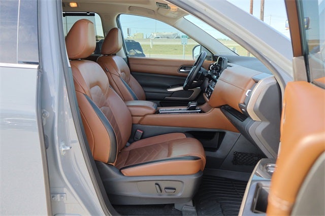 2022 Nissan Pathfinder Platinum